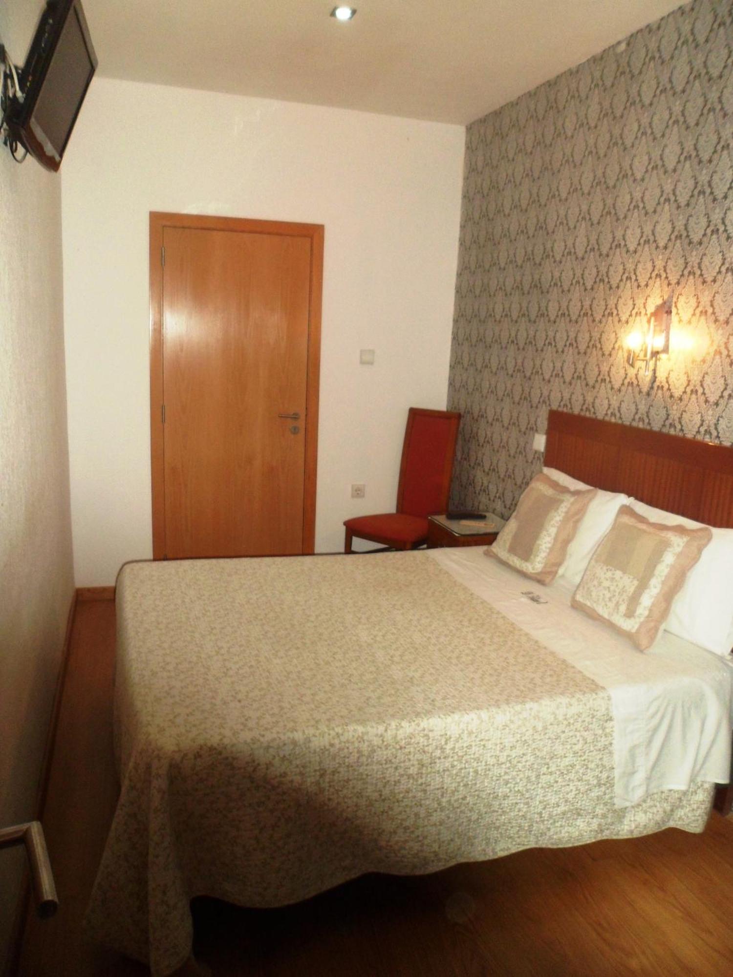 Guest House D. Filipe I Porto Exterior photo